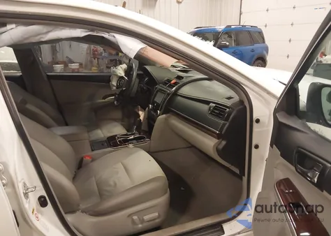 2012 Toyota Camry Xle z USA, uszkodzony, nr VIN 4T4BF1FK7CR233877